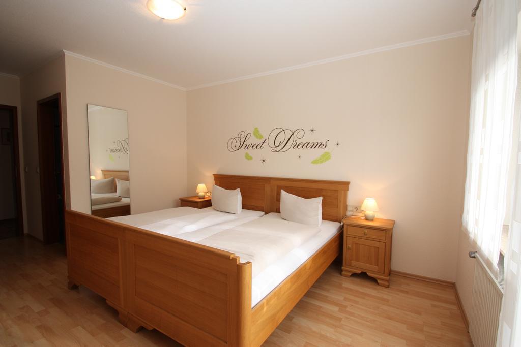 Gasthaus Pension Geimer Plutscheid ภายนอก รูปภาพ