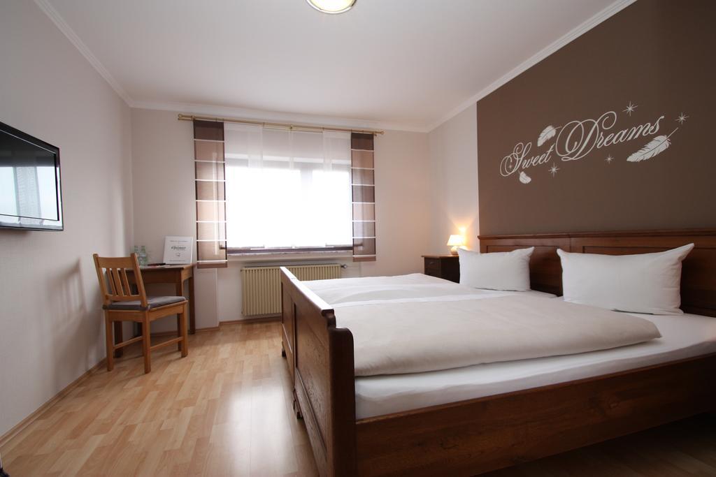 Gasthaus Pension Geimer Plutscheid ภายนอก รูปภาพ